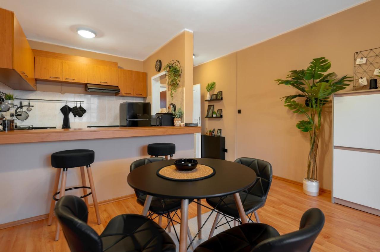 Cosy Green Apt Close To Macedonia Square Sofya Dış mekan fotoğraf